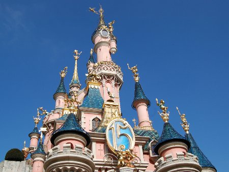 LP Lotion: Disneyland Paris 15th Anniversary Castle Page 1 of 4