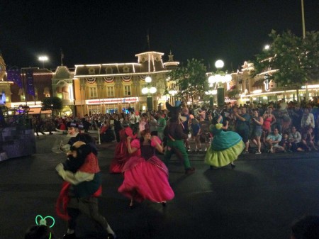 BoXlqqYCEAEnTaX.jpg-large