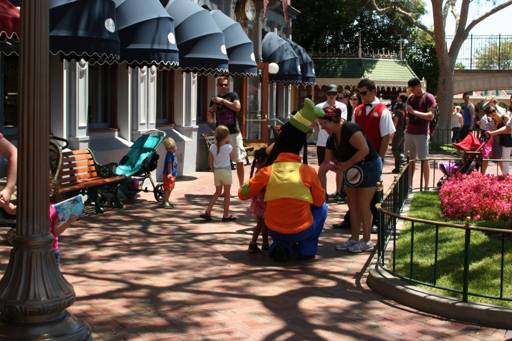 Goofy makes a new friend