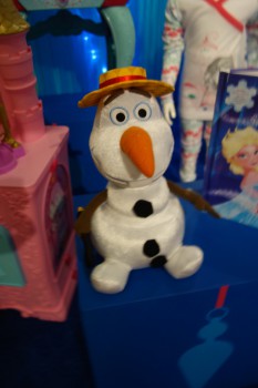 Singing Summertime Olaf_14486179226_l