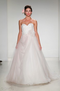 "NEW YORK BRIDAL FASHION WEEK"