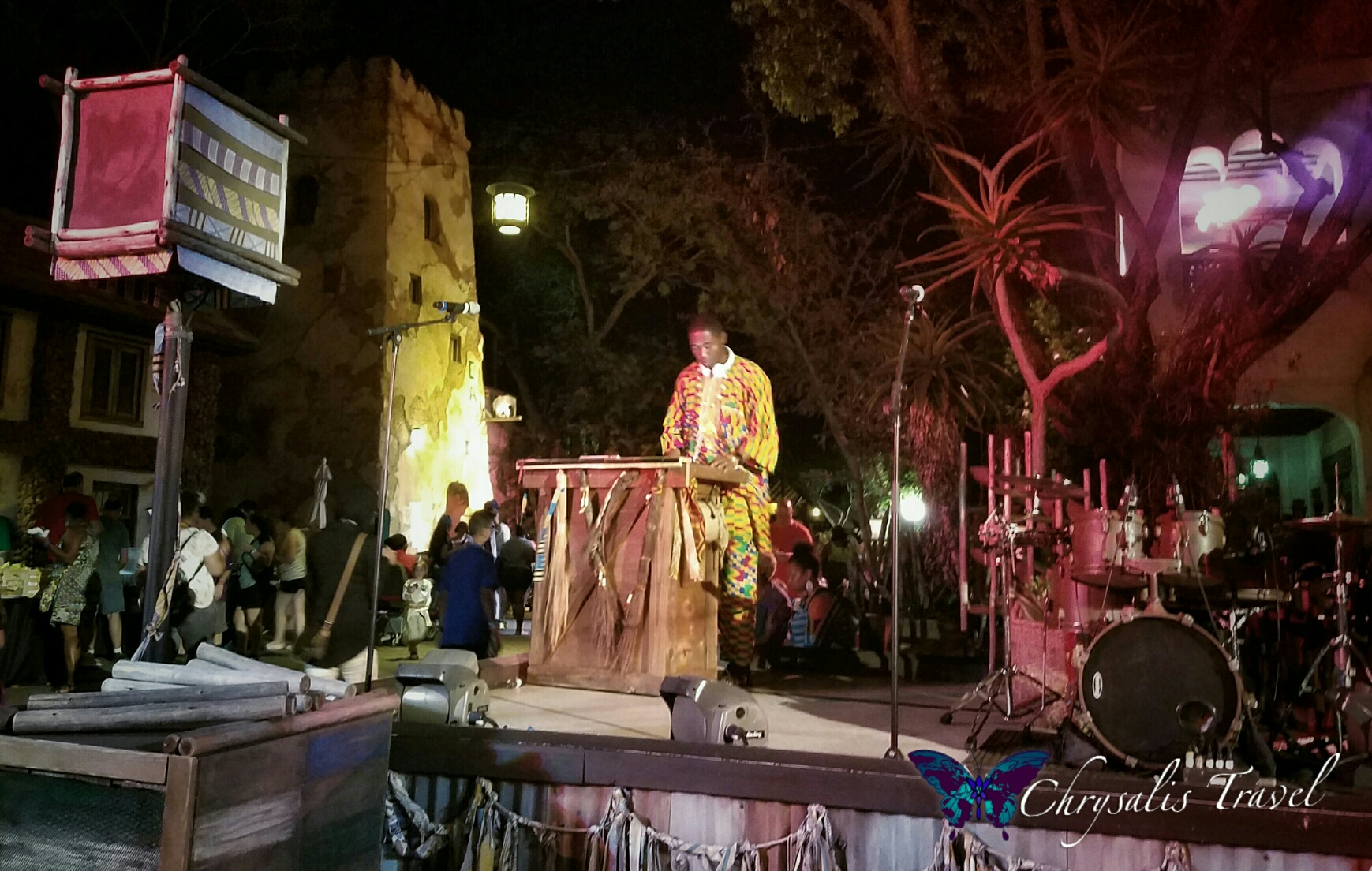 DJ Kinaan (aka Mark from Star Wars Celebration and Star Wars Weekends) kept the rhythms flowing at Harambe marketplace.