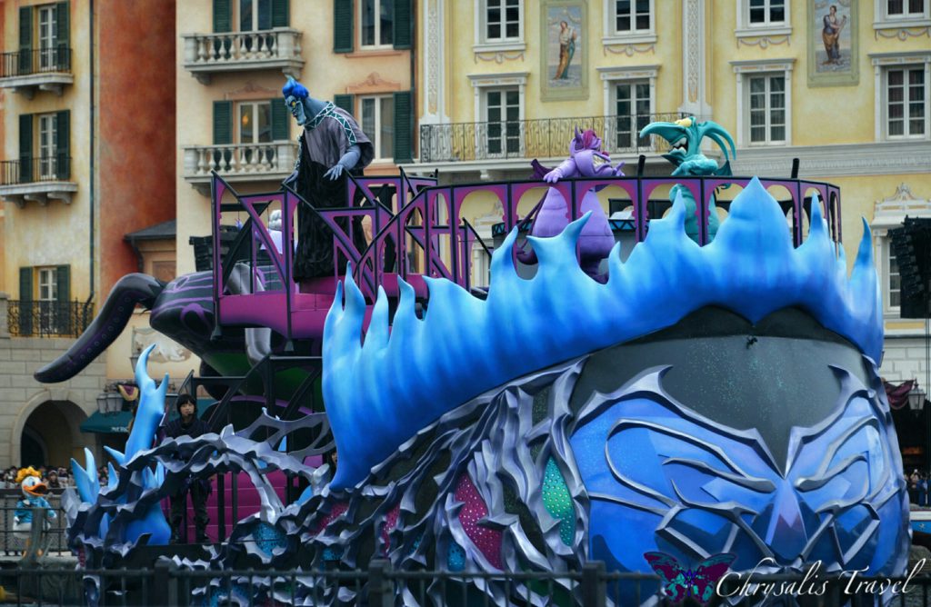 12-villains-world-hades-boat