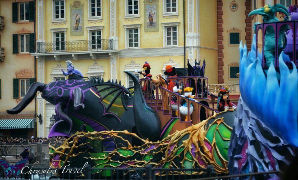 21-villains-world-ursula-ship-mickey