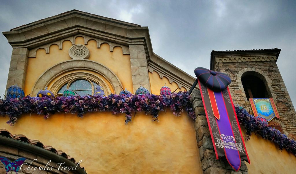 4-halloween-lantern-decorations-at-disneysea