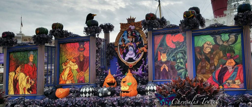 6-villains-display-daytime