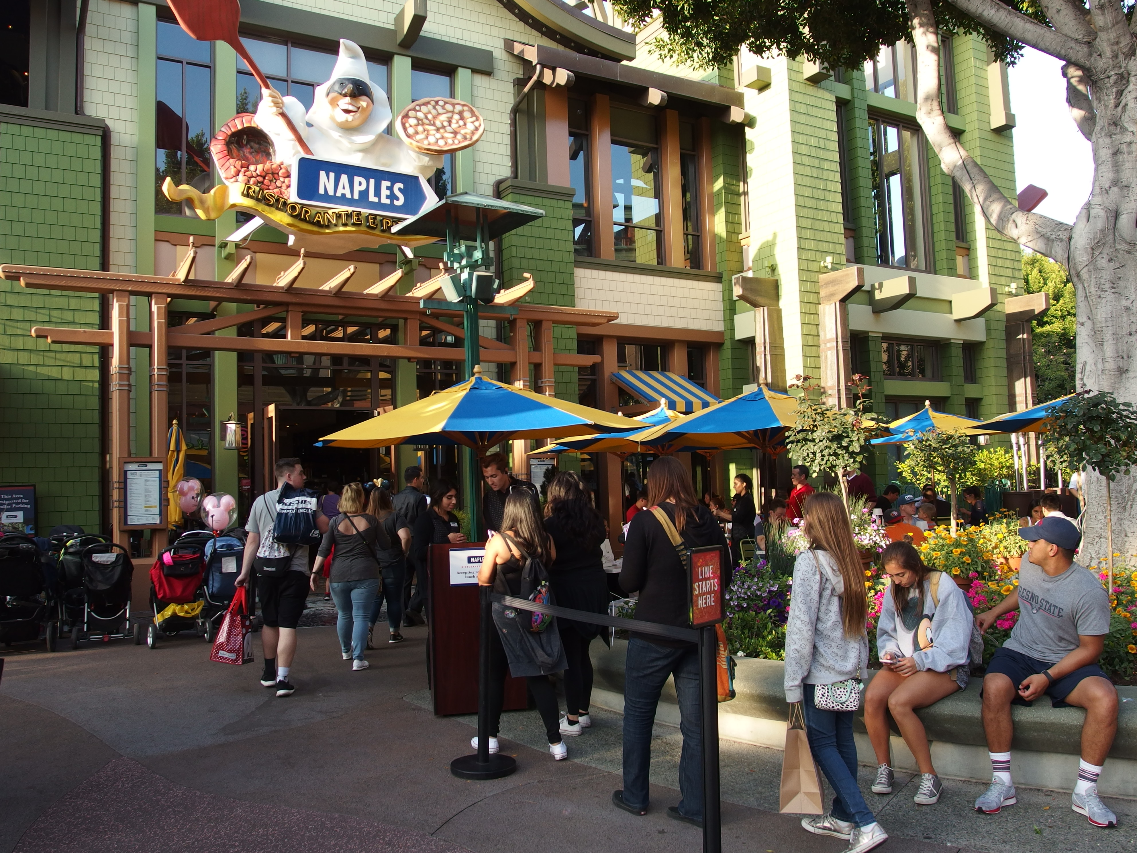 Naples Ristorante e Pizzeria