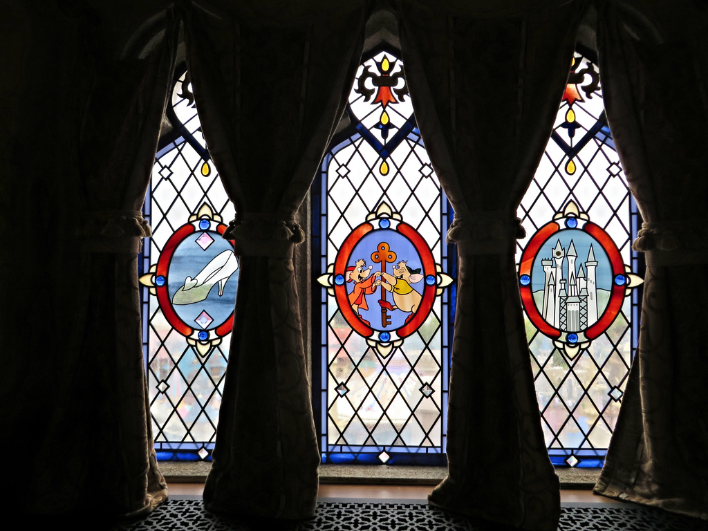 Cinderella Castle Suite - Royal Sitting Room