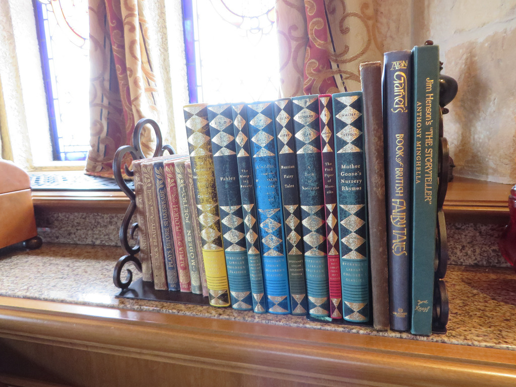 Cinderella Castle Suite - Royal Sitting Room