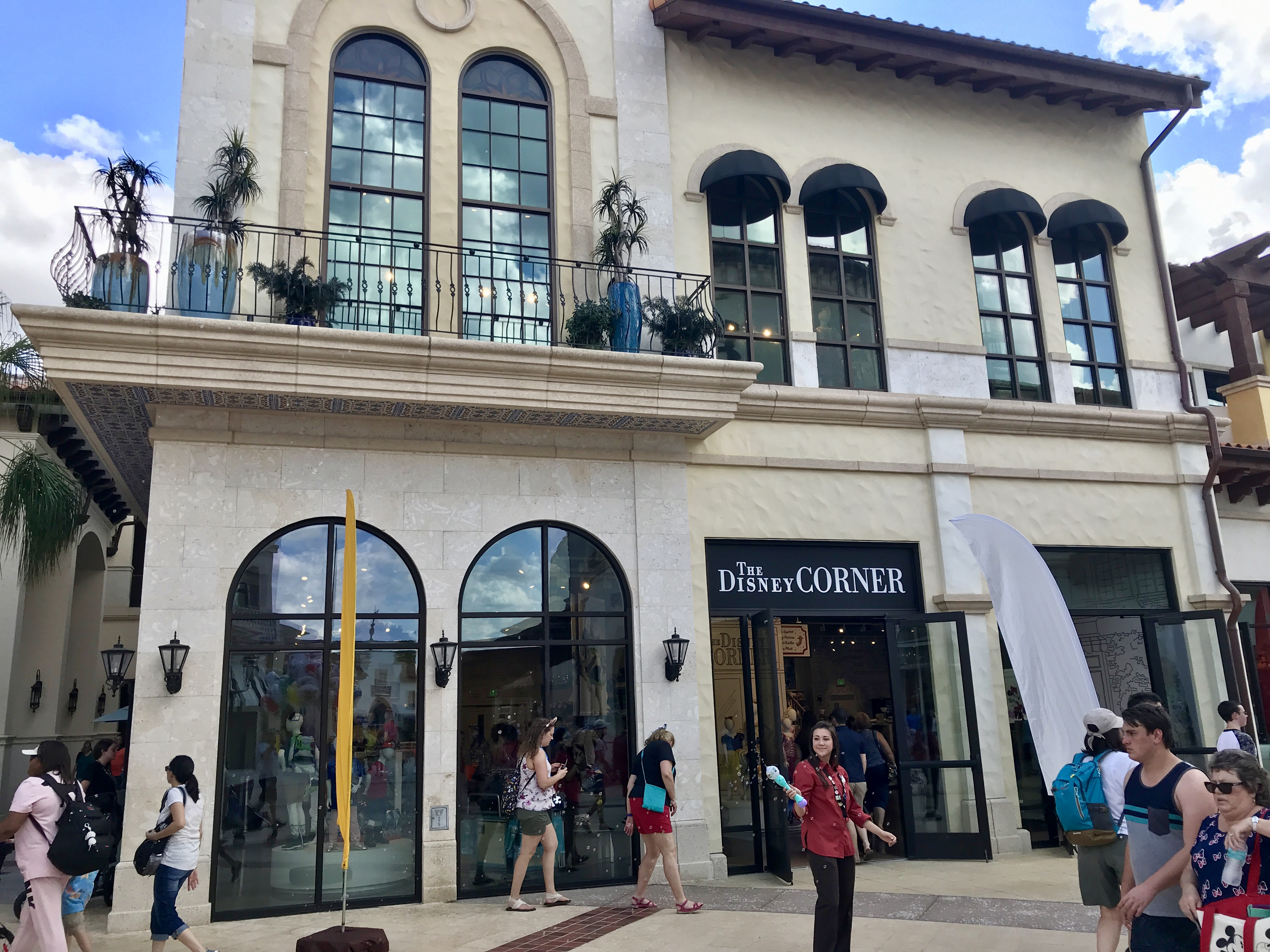 Disney Springs - The Disney Corner