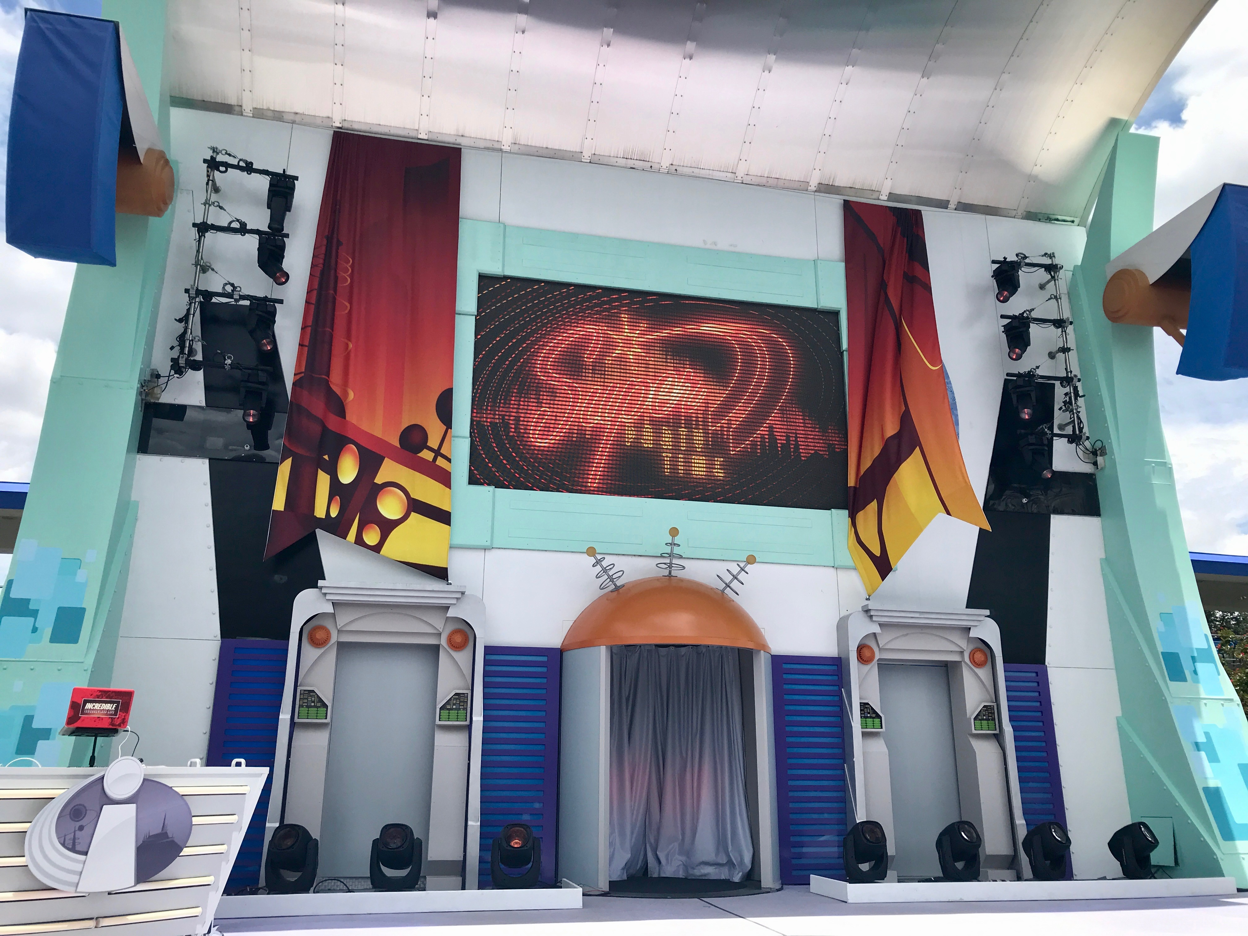 Magic Kingdom - Incredible Tomorrowland Expo Super Party Time