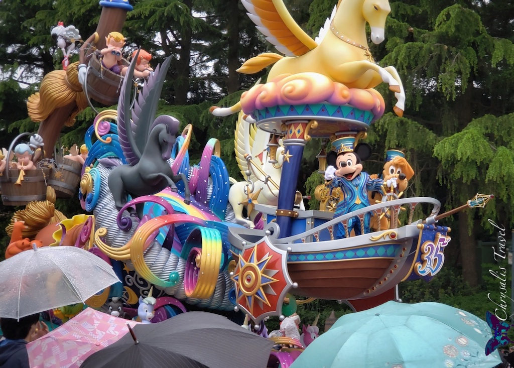  “Dreaming Up!” Parade Soars into Tokyo Disneyland