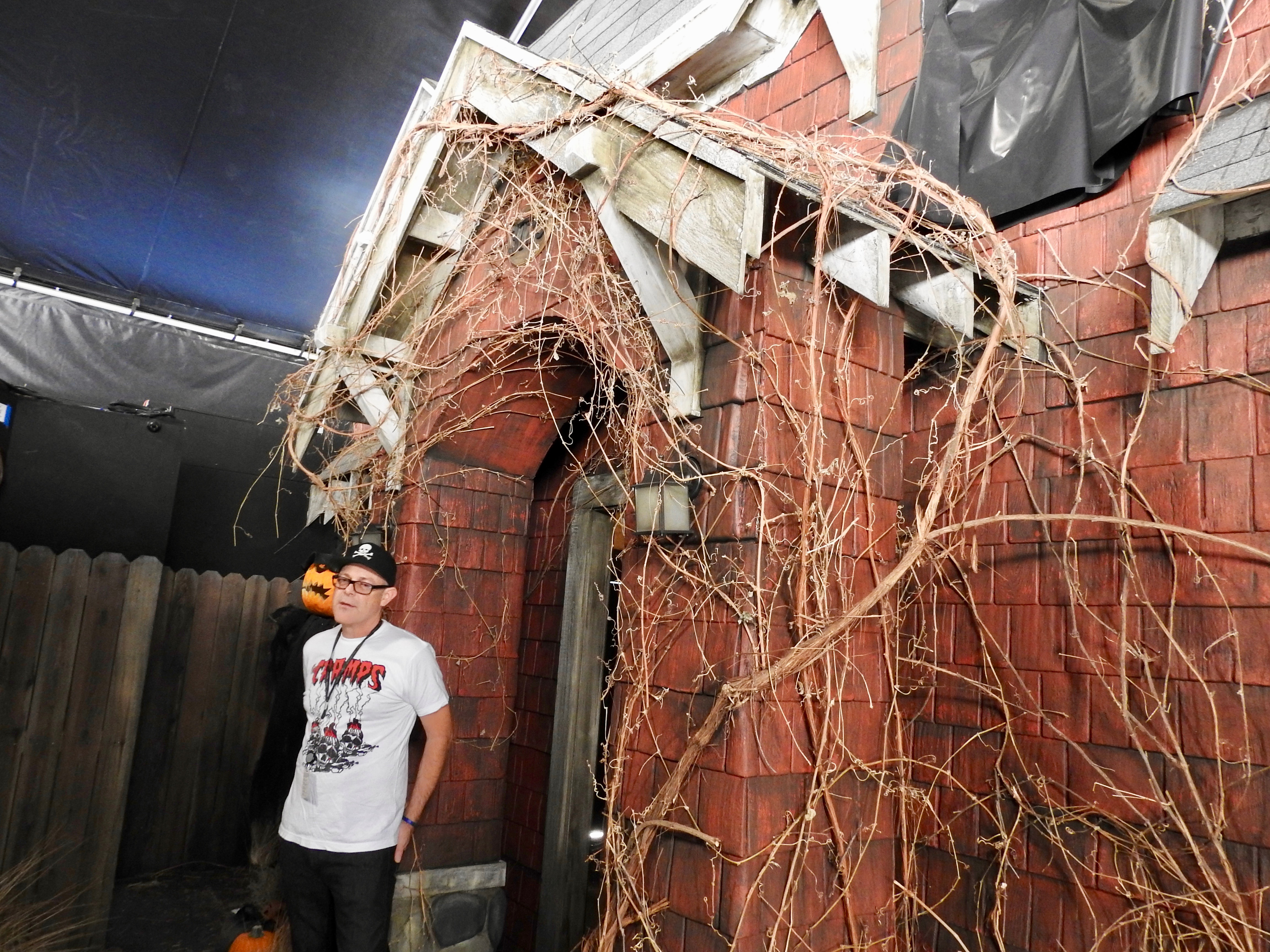 USH - Halloween Horror Nights 2018 John Murdy Trick 'r Treat Maze