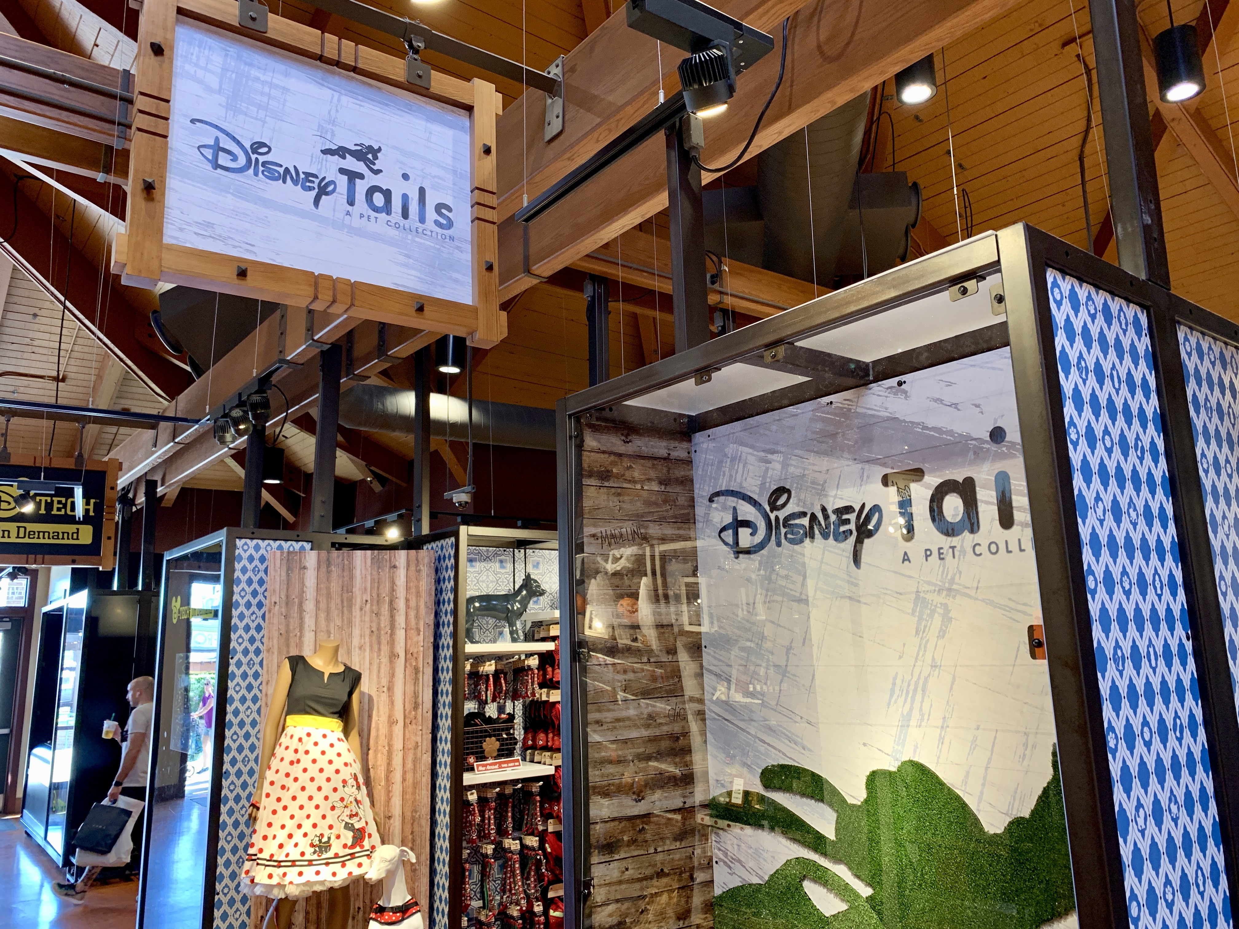 Disney Springs - Disney Tails