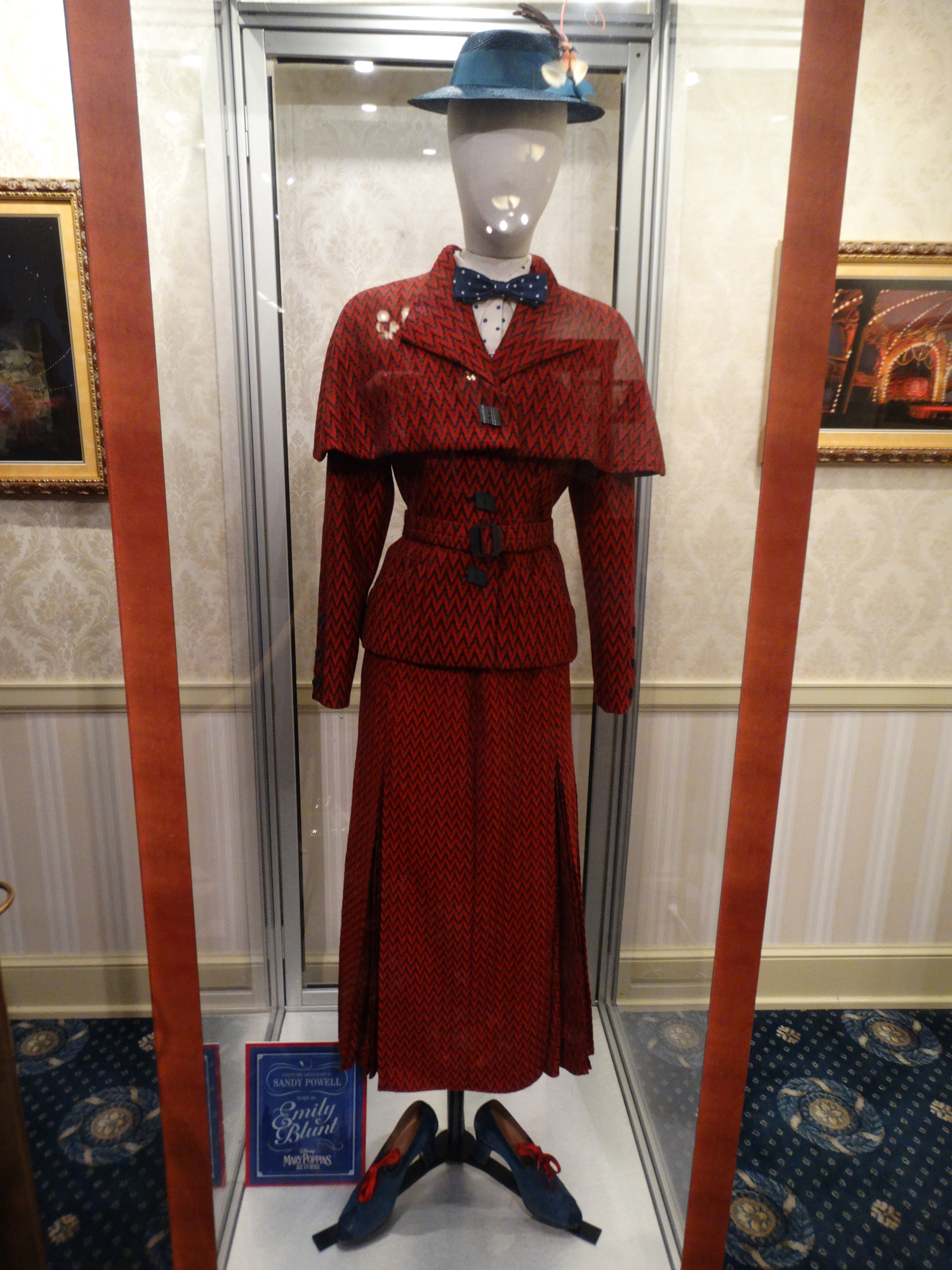 Video: The Art of Mary Poppins Returns Props and Costume Display Opens at  Disneyland