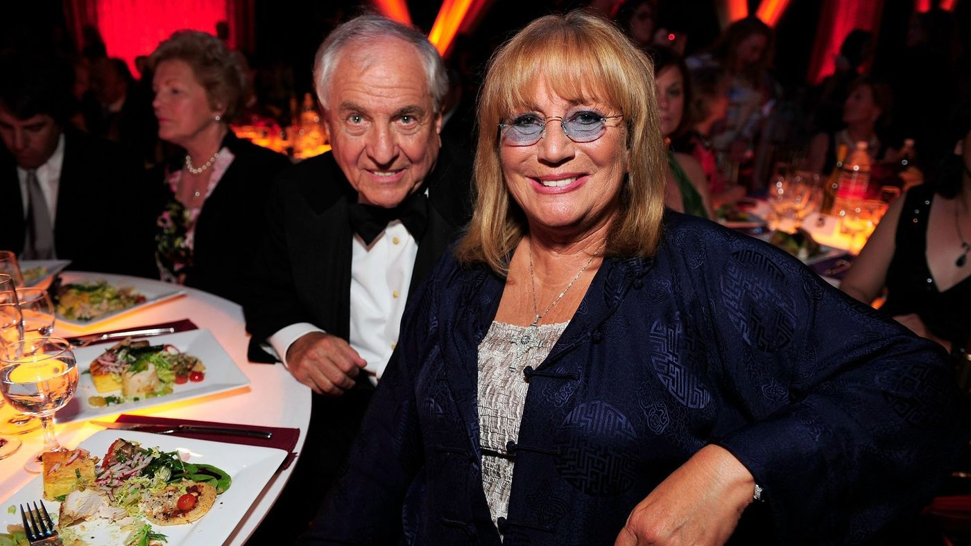 Penny Marshall with brother Garry Marshall at the TV Land Awards in 2008.