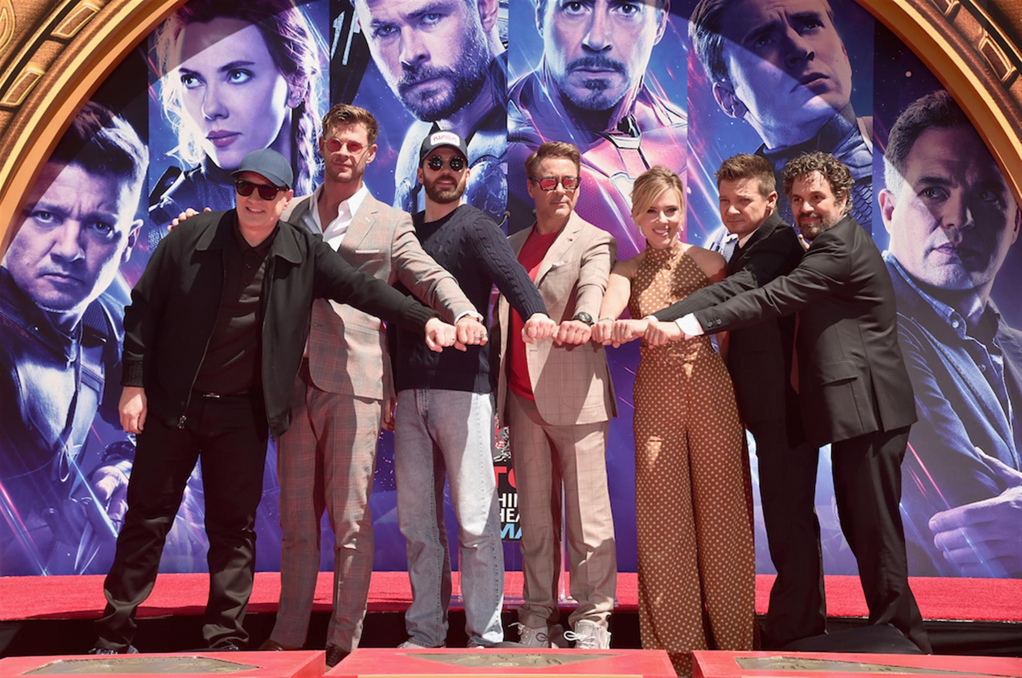 Kevin Feige, Chris Hemsworth, Chris Evans, Robert Downey Jr., Scarlett Johansson, Jeremy Renner, Mark Ruffalo