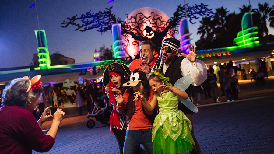 Halloween Disney California Adventure