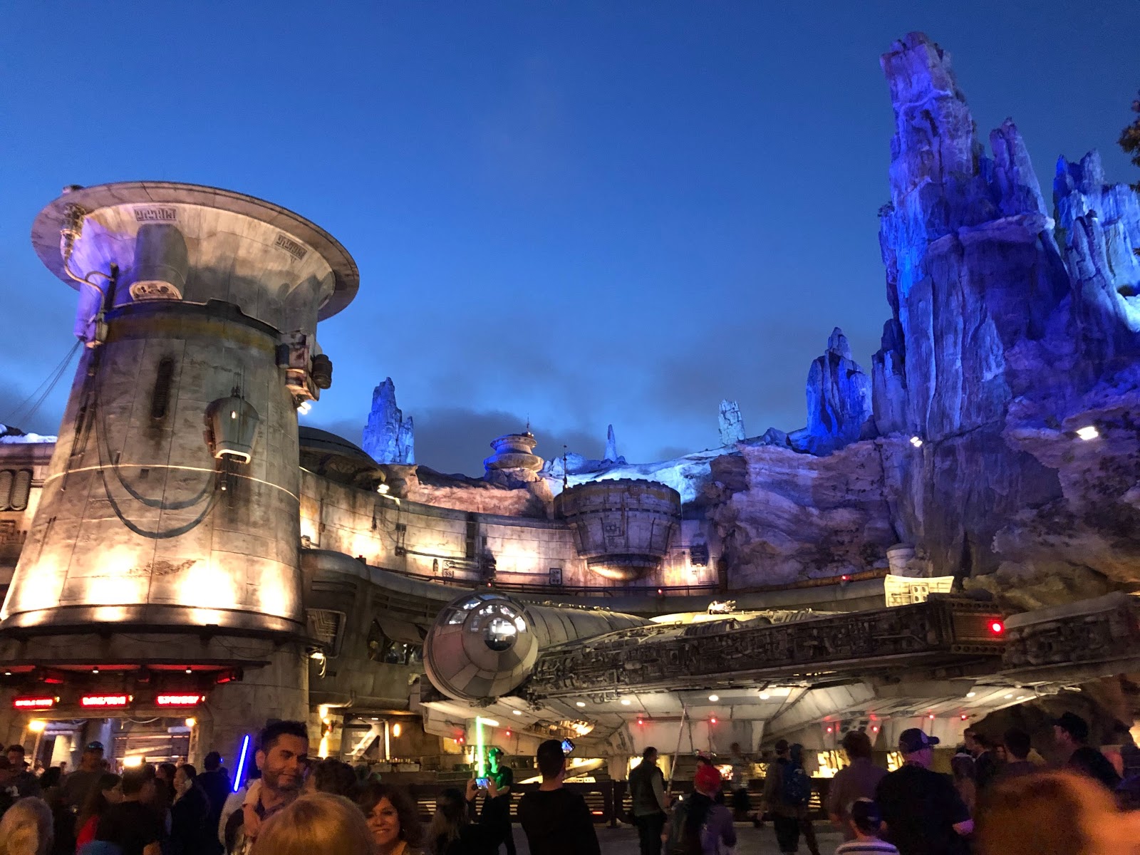 Galaxy's Edge at Disneyland