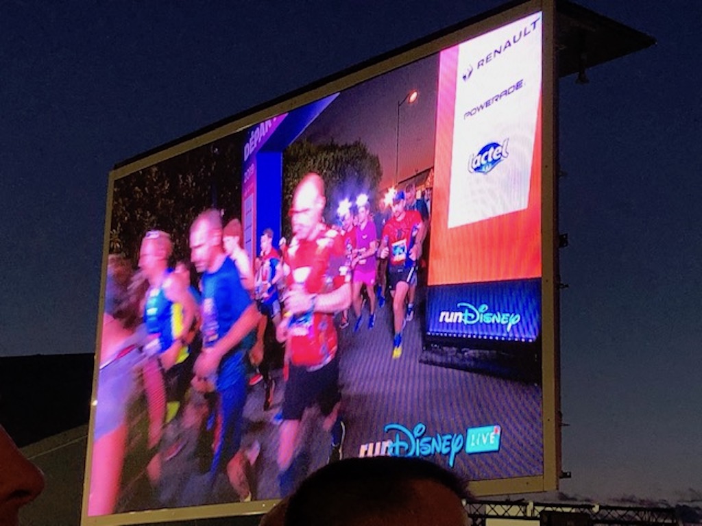 Second wave of runners takes off