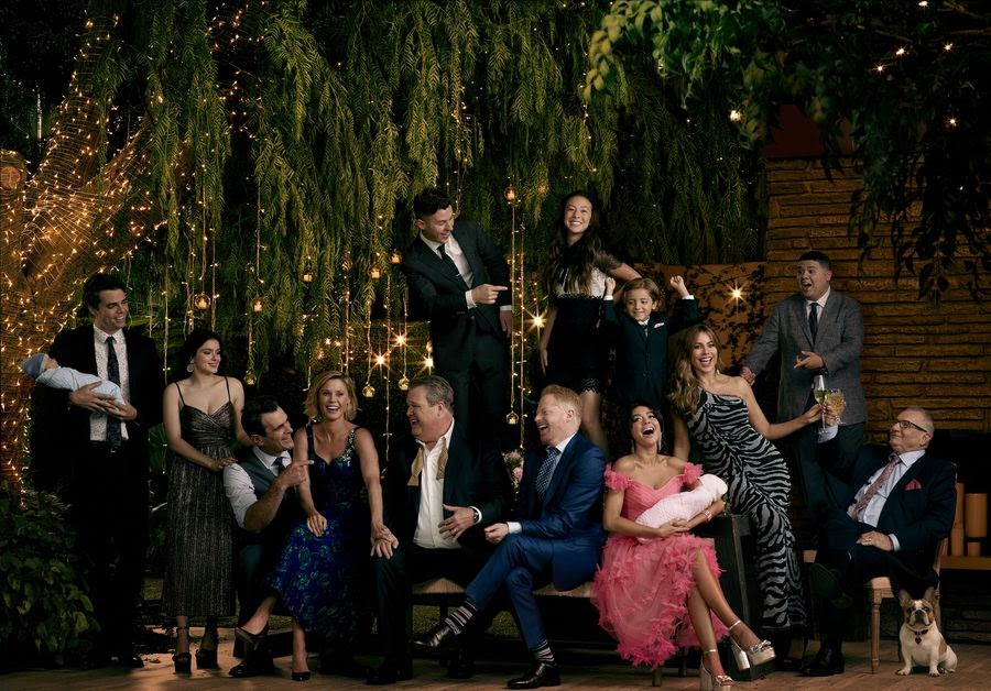 REID EWING, ARIEL WINTER, TY BURRELL, JULIE BOWEN, ERIC STONESTREET, NOLAN GOULD, AUBREY ANDERSON-EMMONS, JESSE TYLER FERGUSON, JEREMY MAGUIRE, SARAH HYLAND, SOFIA VERGARA, RICO RODRIGUEZ, ED O'NEILL