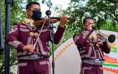 Enjoy live music during Viva la Musica at SeaWorld Orlando