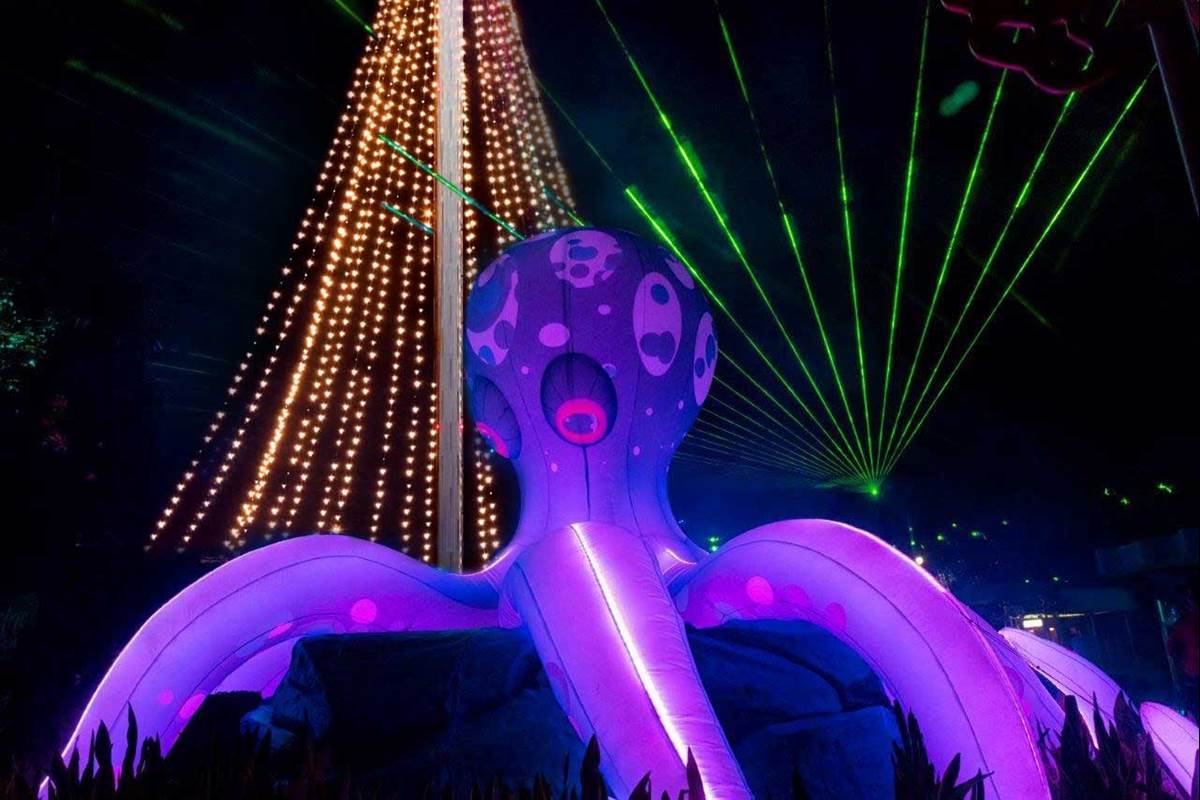 Giants of the Deep (SeaWorld)