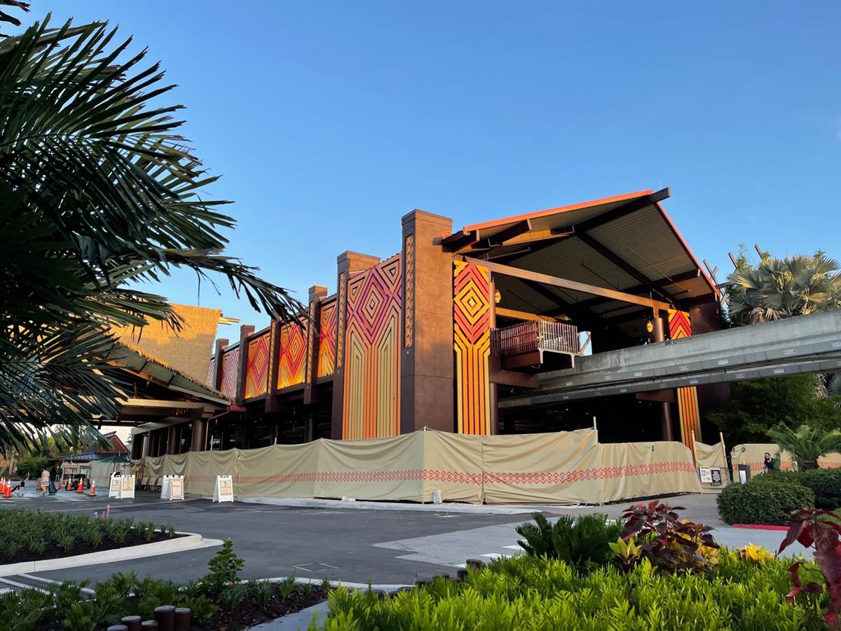 Disney s Polynesian Village Resort Monorail Station Reopens