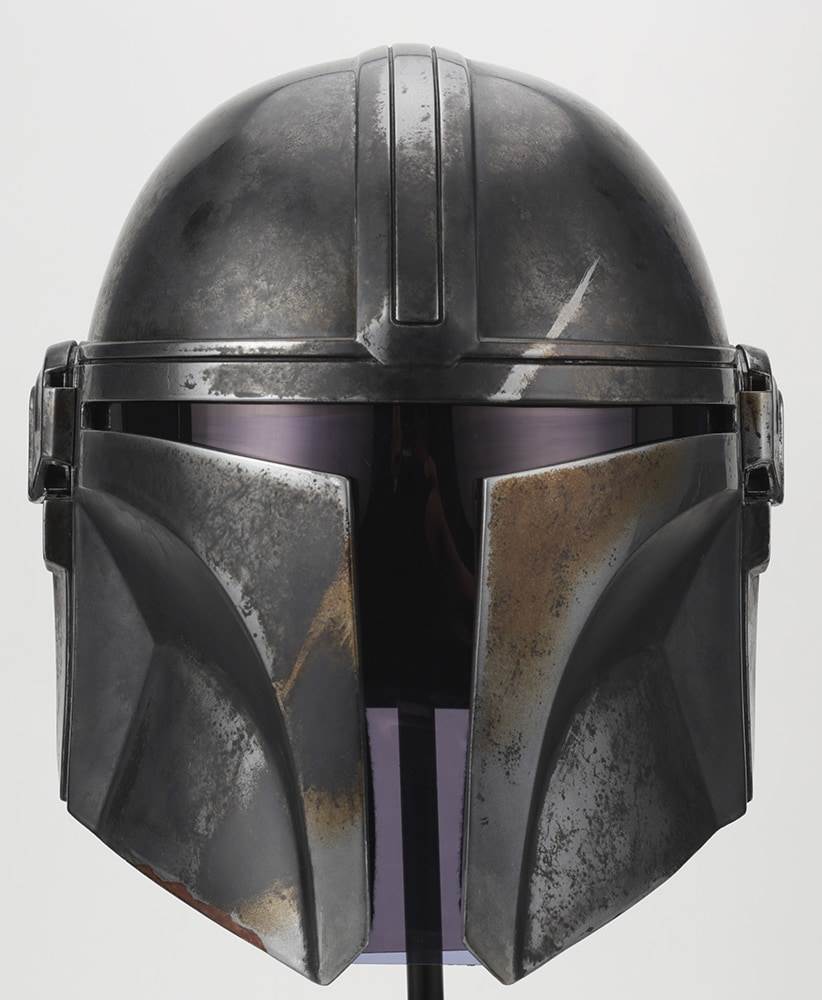 Denuo Novo_Rubies Mandalorian helmet
