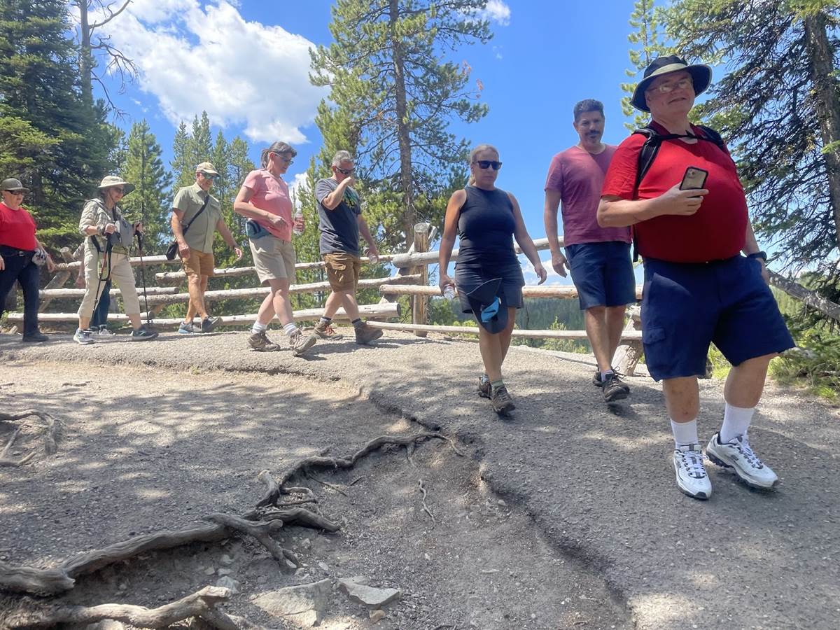 The hikers heading down to Artist Point