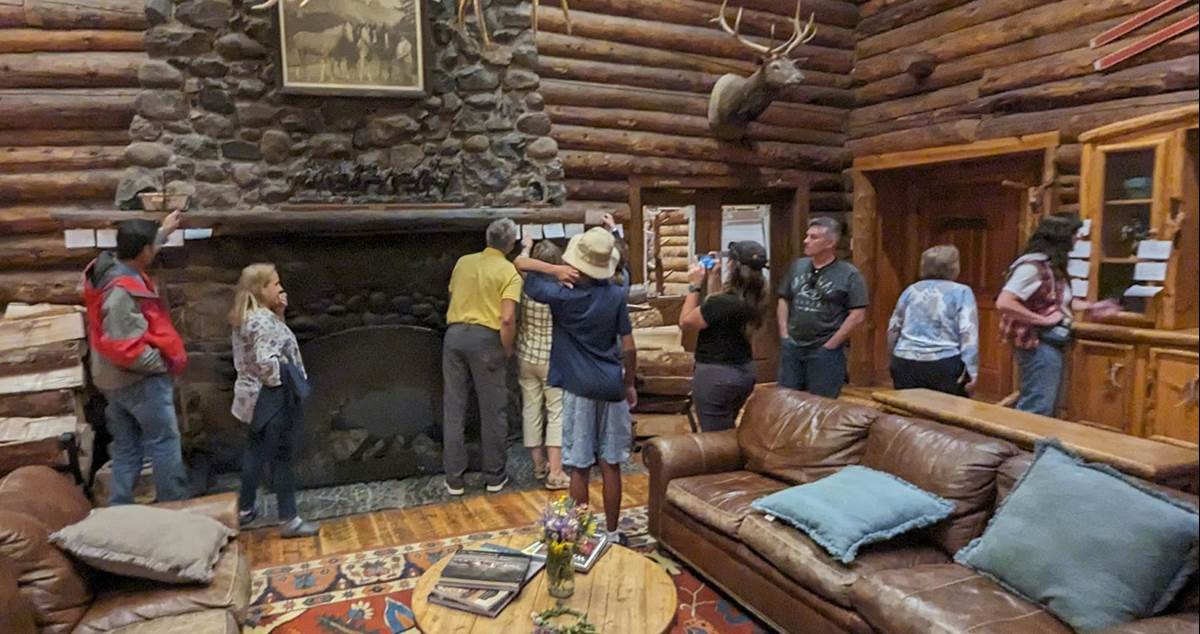 The Mooseum, Very Fine Art