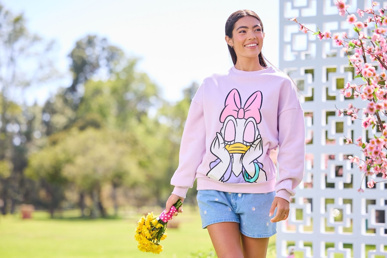 Cakeworthy Toasts to 85 Years of Daisy Duck with Cute New Cakeworthy Toasts to 85 Years of Daisy Duck with Cute New