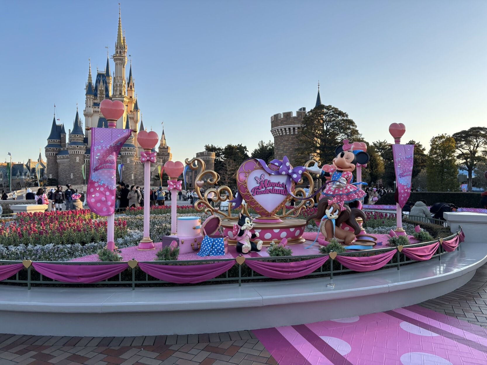 Photos/Video: Tokyo Disneyland Celebrates Minnie Mouse with Disney Pal-Palooza Minnie's Funderland