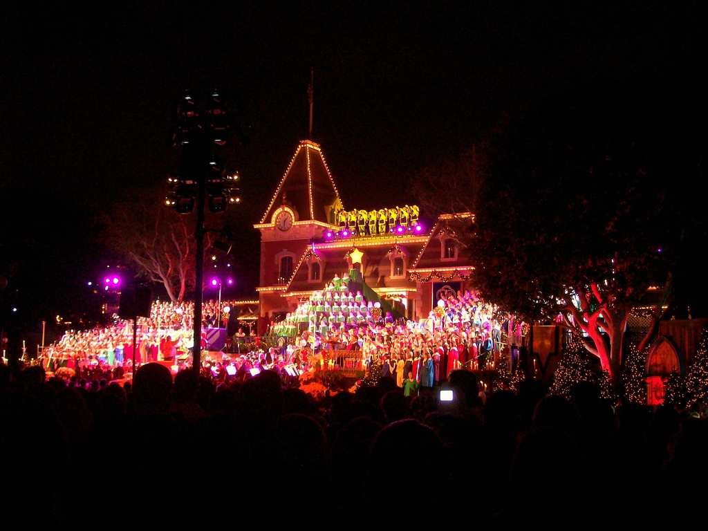 Walt Disney World 2014 Candlelight Processional with Neil Patrick