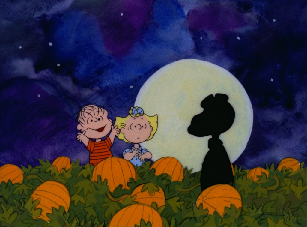 LINUS AND SALLY MISTAKE SNOOPY FOR THE GREAT PUMPKIN