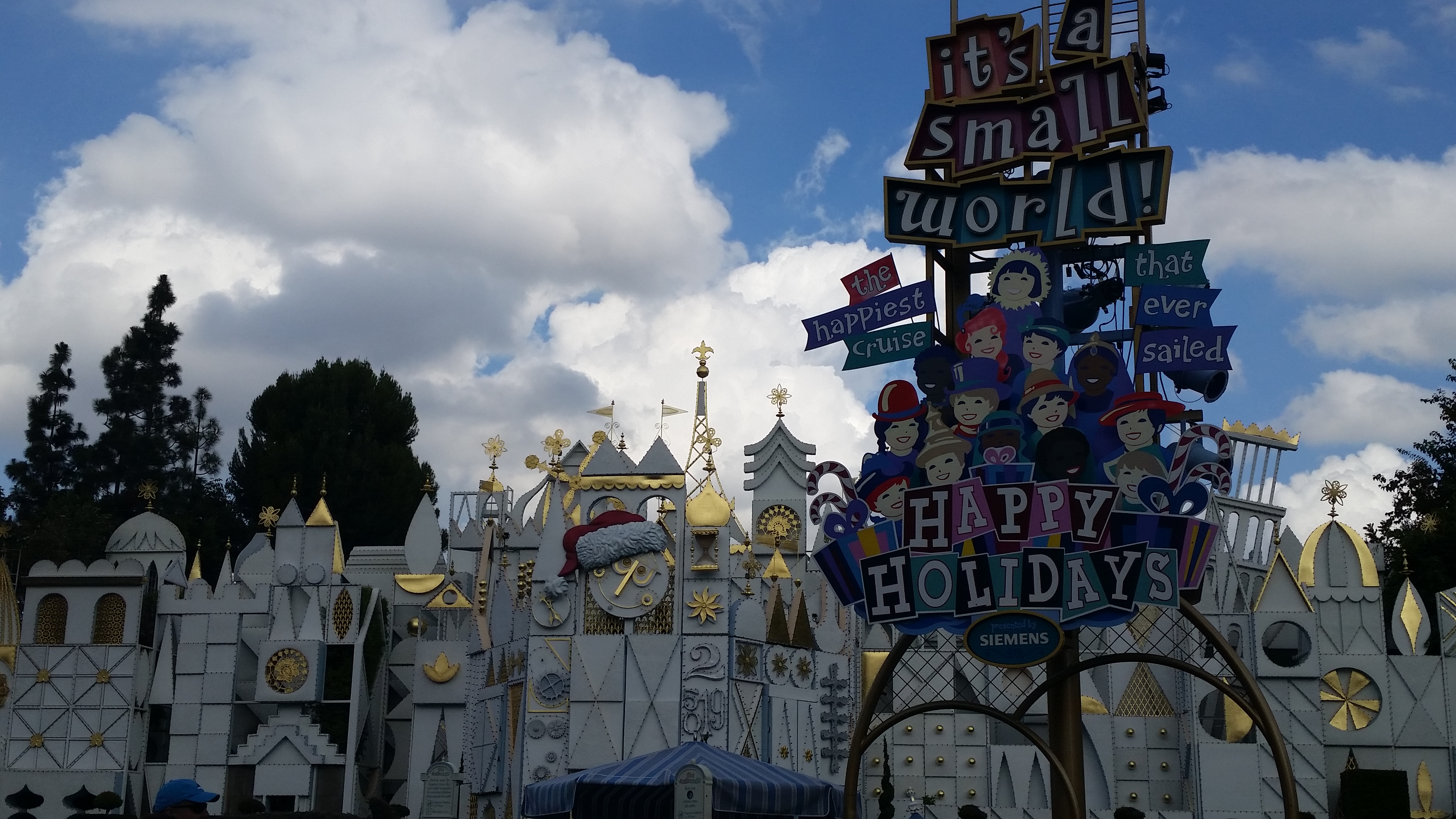 Holidays at the Disneyland Resort - LaughingPlace.com