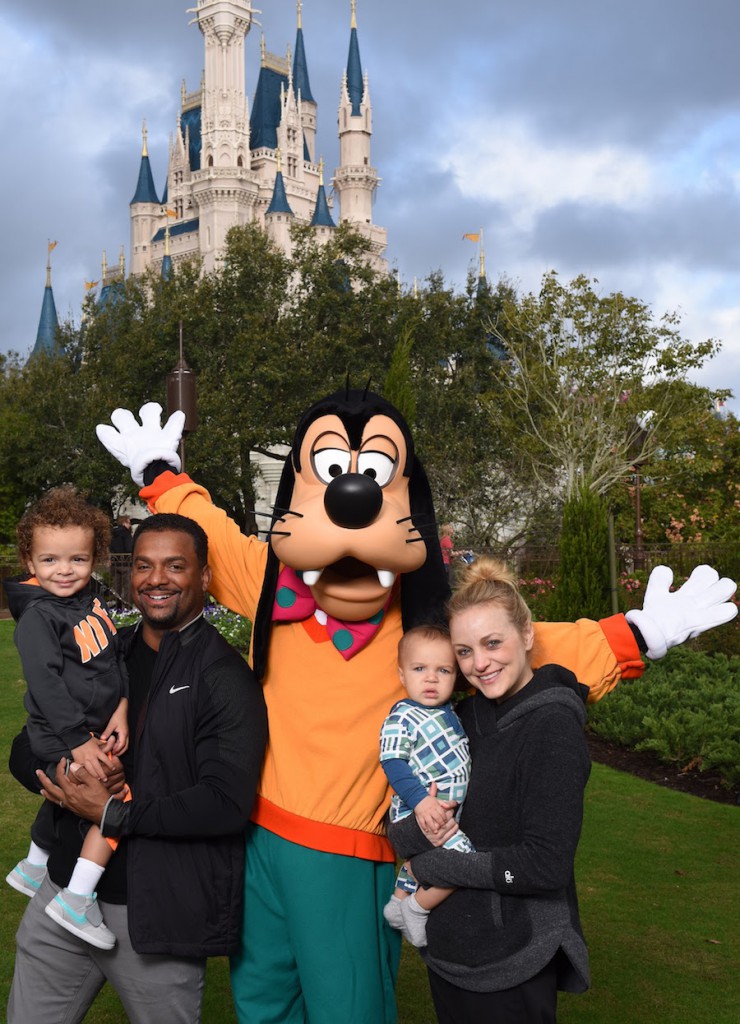 (Jan. 17, 2016): Actor and television host Alfonso Ribeiro, his wife Angela Ribeiro and kids Alfonso, Jr. (left) and Anders (right) pose Jan. 17, 2016 with Goofy at Magic Kingdom park in Lake Buena Vista, Fla. Ribeiro, host of ABC’s “AFV”, was vacationing with his family at Walt Disney World Resort. (Todd Anderson, photographer)