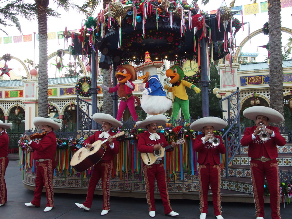 Viva Navidad! Features the Three Caballeros