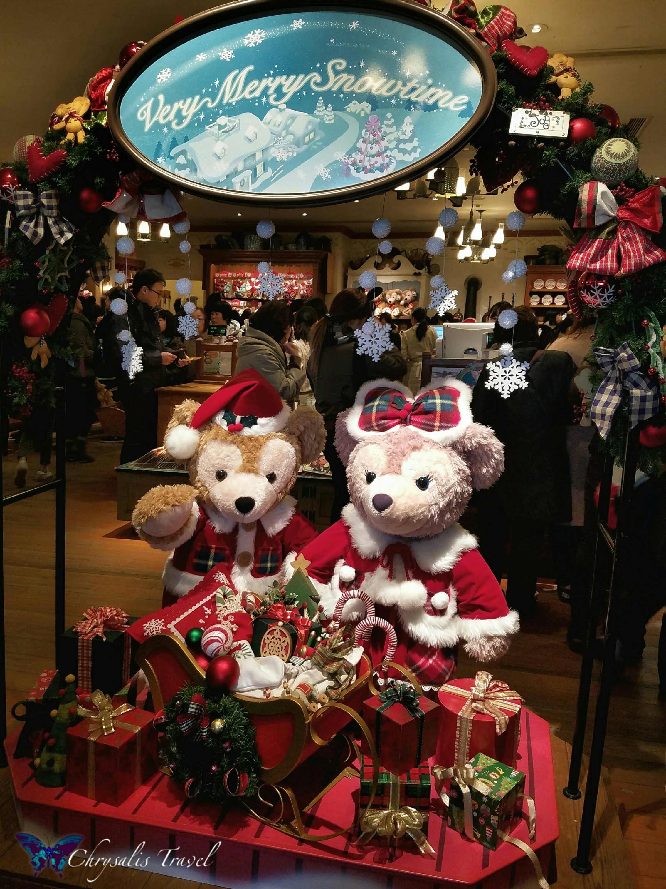 A Closer Look at Christmas Celebrations from Tokyo DisneySea