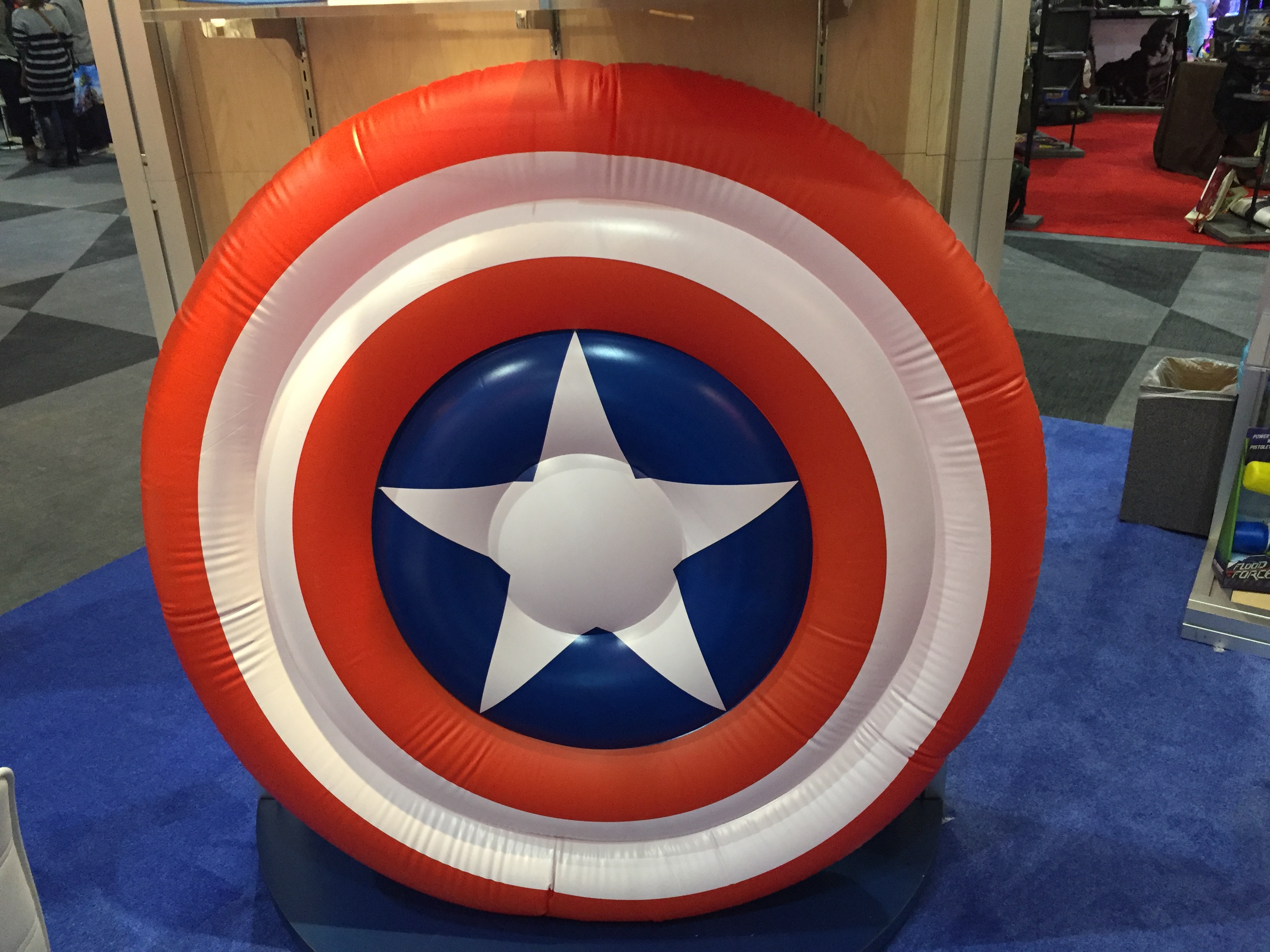 Marvel CAPTAIN AMERICA AVENGERS Oversized Inflatable Shield Float 55" 