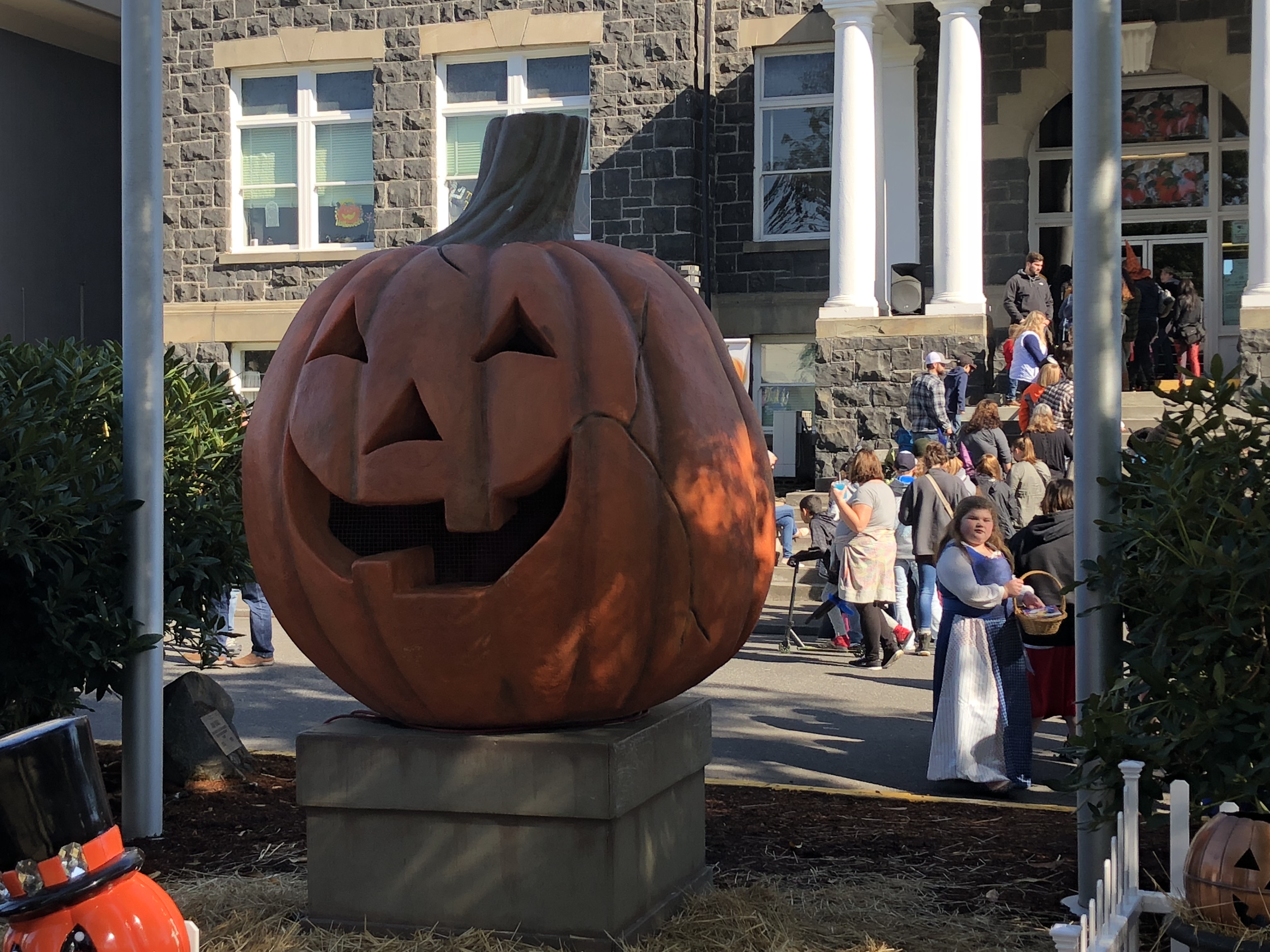 Event Recap The Spirit Of Halloweentown 2017 Laughingplace Com