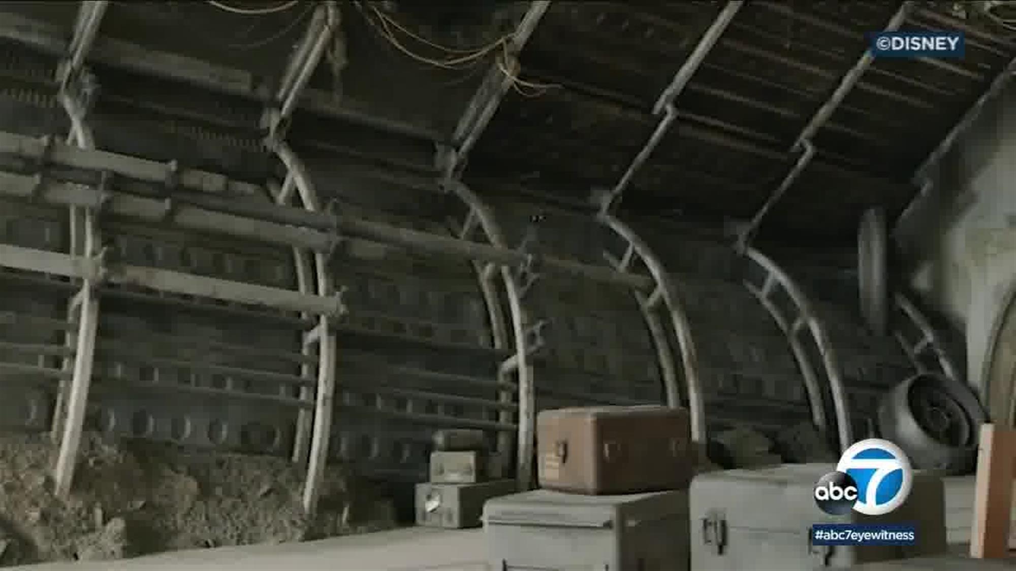 Cargo crates and other discarded engine parts help contribute to the lived-in feeling that Star Wars is so famous for.