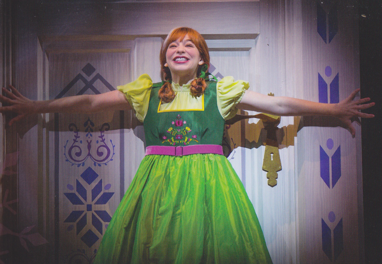 Frozen Live at the Hyperion Disney California Adventure