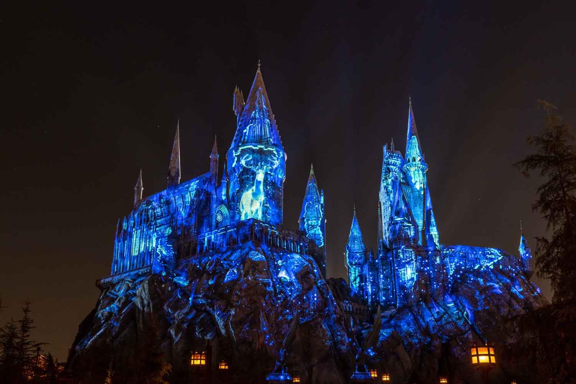 "Dark Arts at Hogwarts Castle" Projection Show Premieres at Universal
