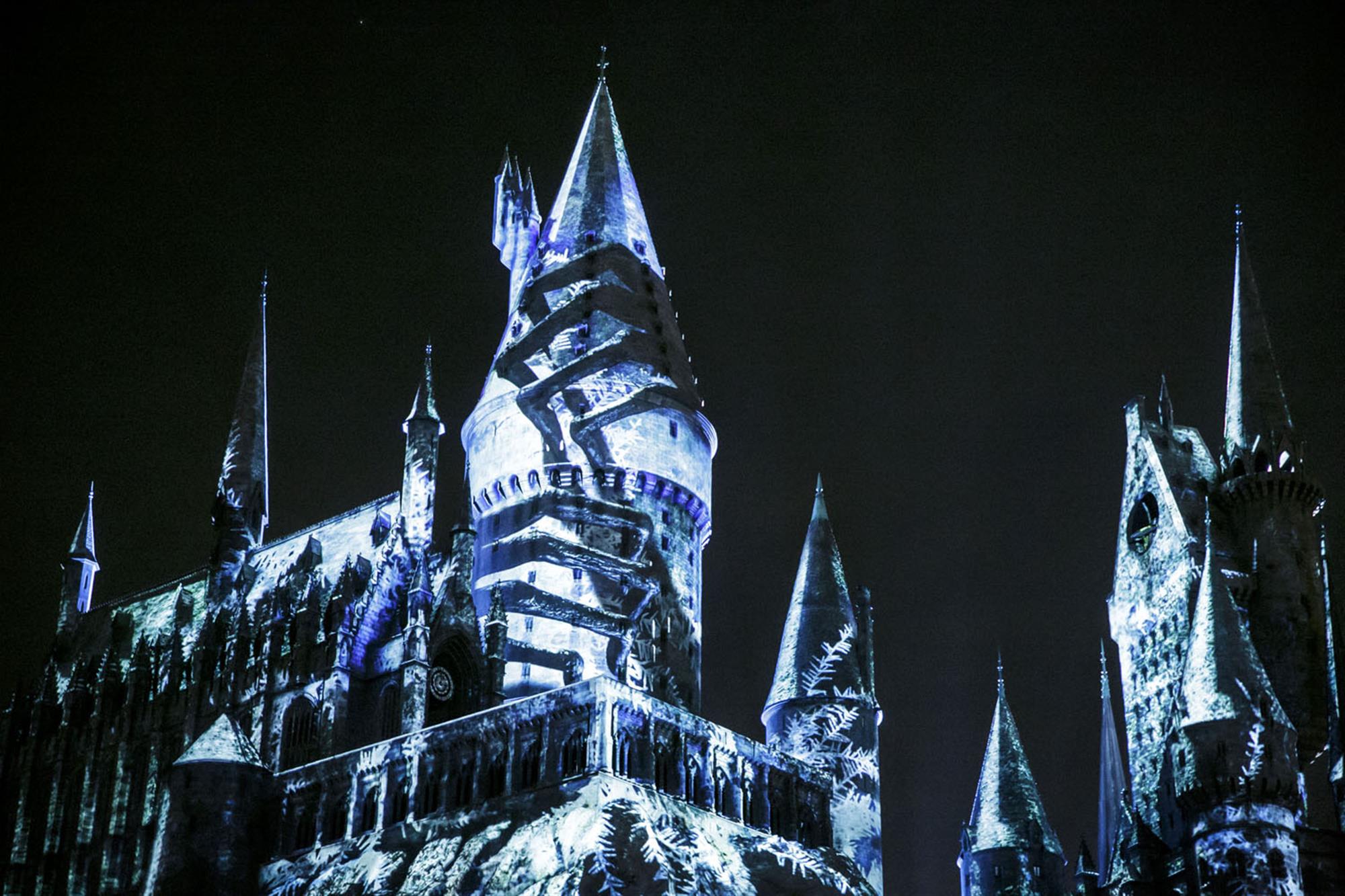  Dark Arts At Hogwarts Castle Projection Show Premieres At Universal