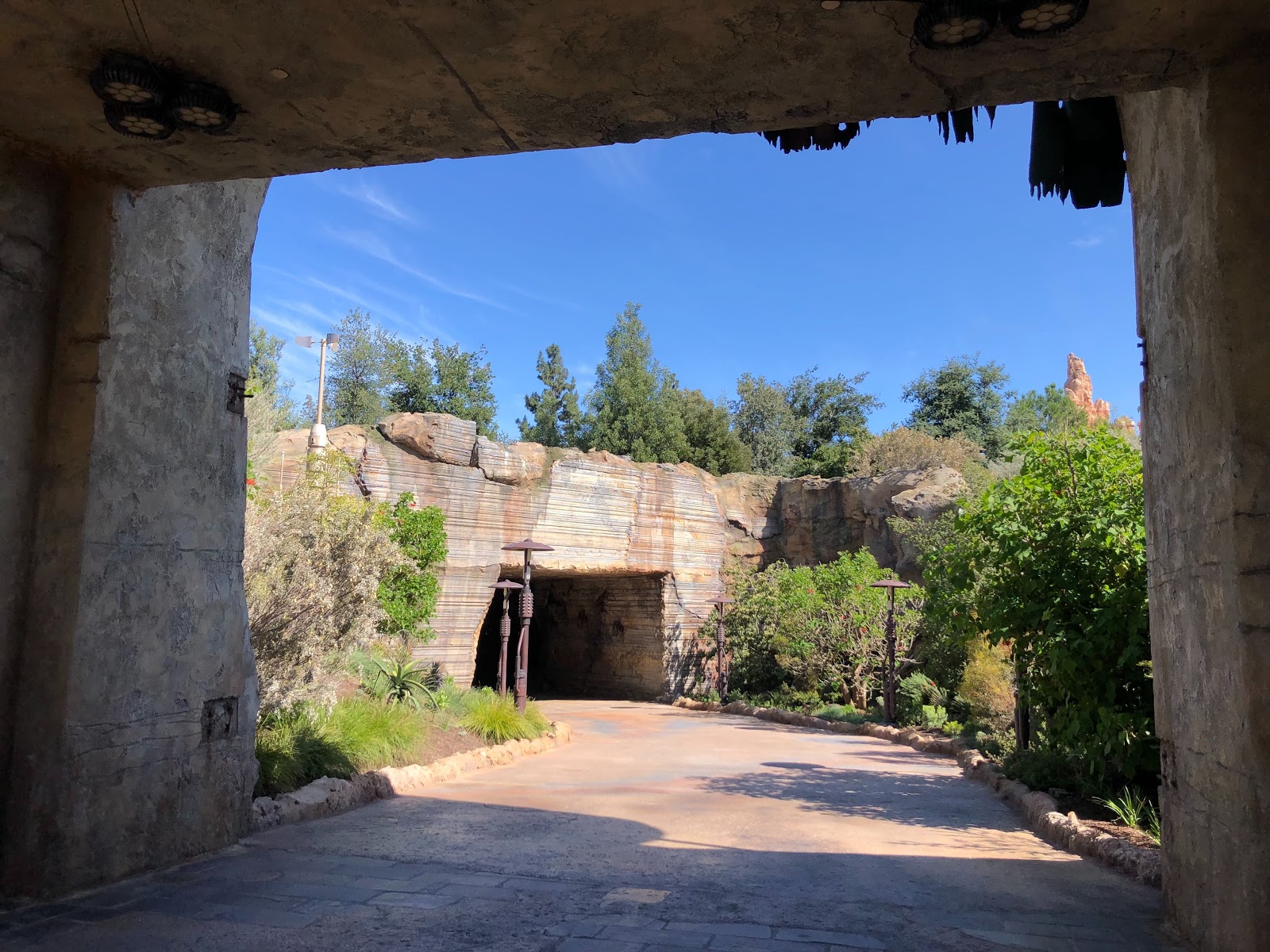 Take a Look Around Star Wars: Galaxy's Edge with an Overview of the New ...