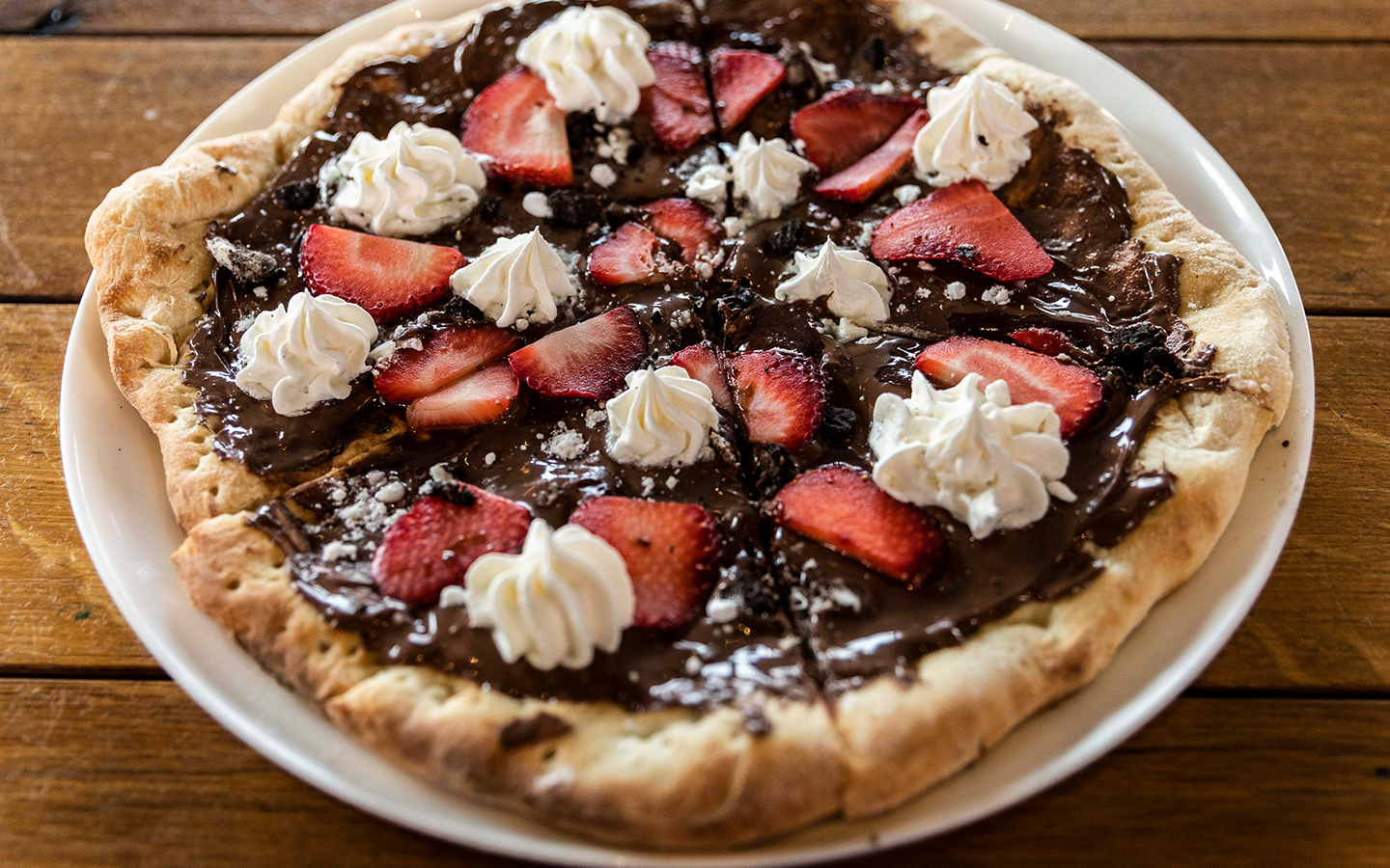 nutella pizza at red oven in Universal Citywalk
