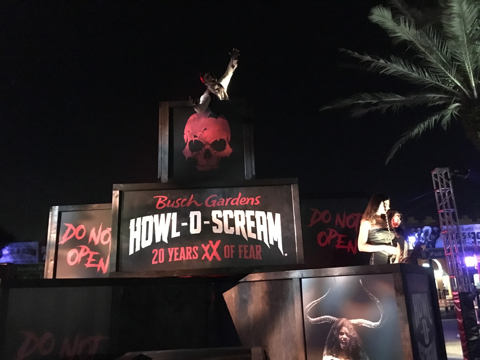 Howl O Scream Kicks Off At Busch Gardens Tampa Bay Laughingplace Com