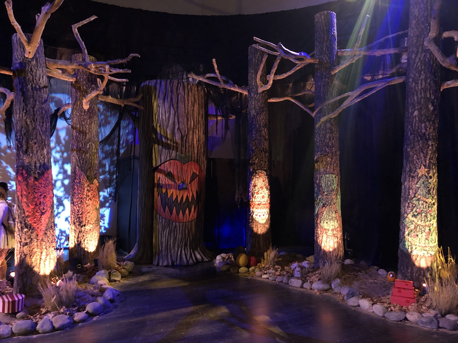 Video Freeform Halloween House Returns with "Hocus Pocus," "Nightmare