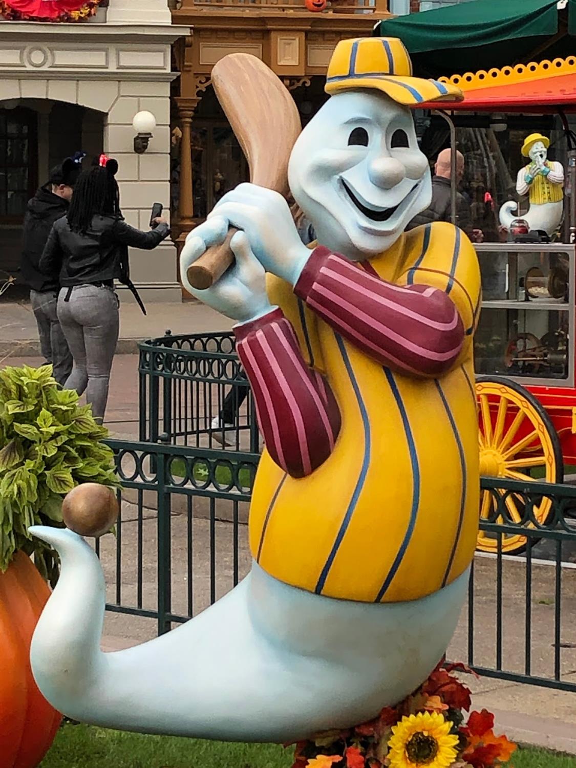 Video/Photos Halloween Season 2019 Arrives at Disneyland